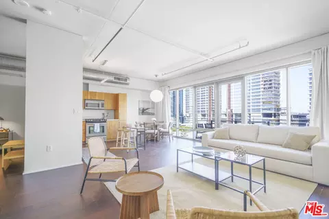 1100 S Hope St #914, Los Angeles, CA 90015