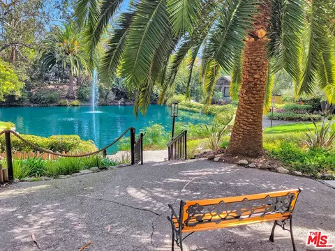 8313 Raintree Cir, Culver City, CA 90230