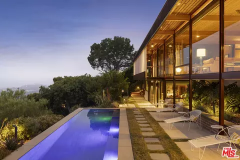 1515 N Tigertail Rd, Los Angeles, CA 90049