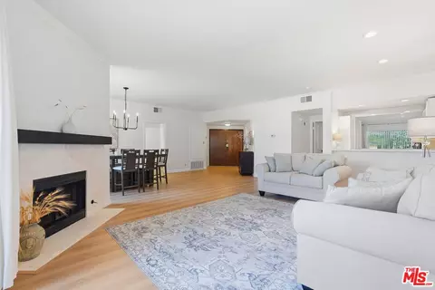 828 S Bedford St #202, Los Angeles, CA 90035