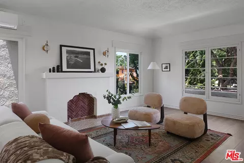 3118 W 43rd Pl, Los Angeles, CA 90008