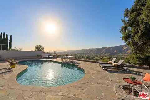8977 Riderwood Dr, Sunland, CA 91040