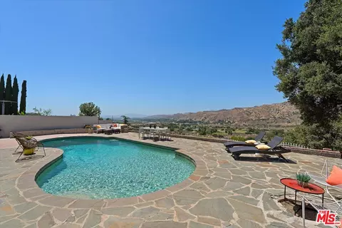 8977 Riderwood Dr, Sunland, CA 91040