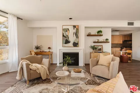 11099 Ophir Dr #202, Los Angeles, CA 90024