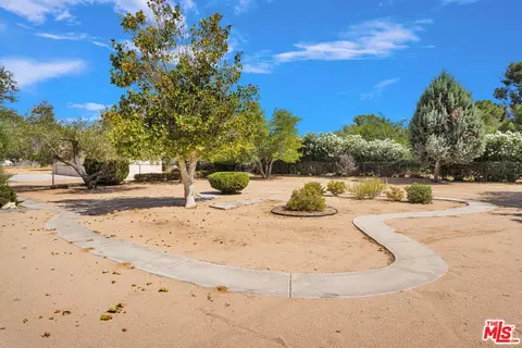 10609 8th Ave, Hesperia, CA 92345 photo 4