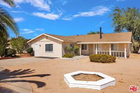 10609 8th Ave, Hesperia, CA 92345 photo 2