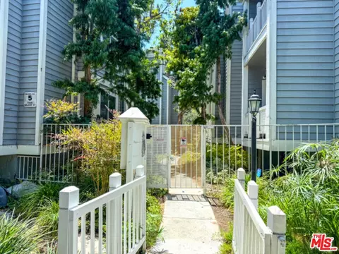 8505 Gulana Ave #4206, Los Angeles, CA 90293