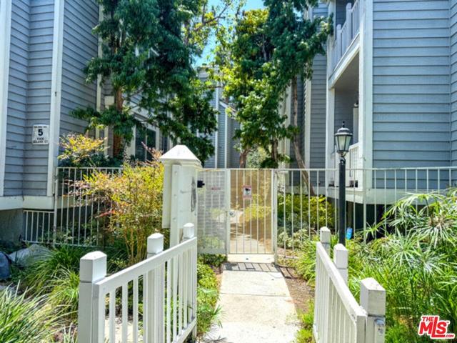 8505 Gulana Ave #4206, Los Angeles, CA 90293
