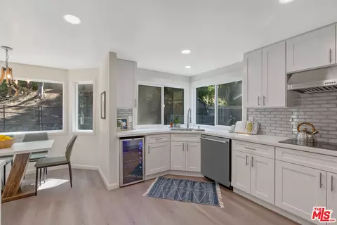 Kitchen - 19 Rippling Strm, Irvine, CA 92603 photo 2 of 3