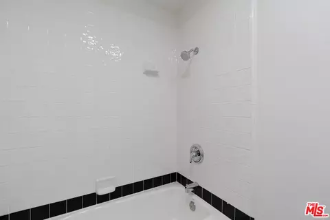 Bath - 19 Rippling Strm, Irvine, CA 92603 photo 5 of 7