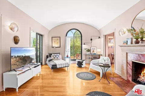 100 N Arden Blvd, Los Angeles, CA 90004