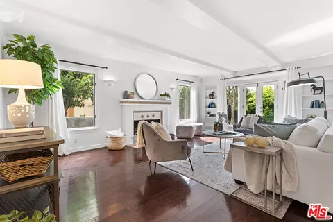 8585 Airdrome St, Los Angeles, CA 90035