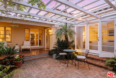 702 16th St, Santa Monica, CA 90402