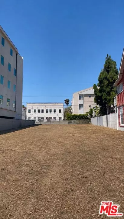 553 N Heliotrope Dr, Los Angeles, CA 90004
