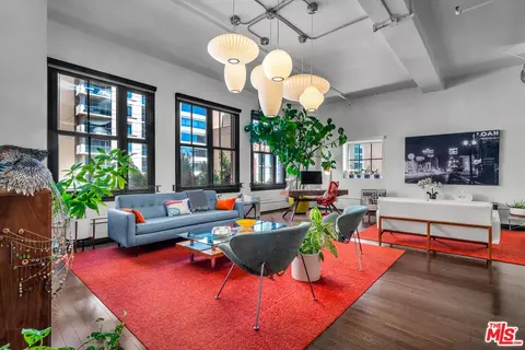 1645 Vine St #402, Los Angeles, CA 90028