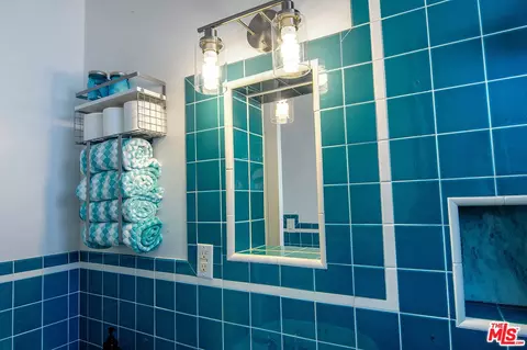 Bath - 8030 Hesperia Ave, Reseda, CA 91335 photo 3 of 3