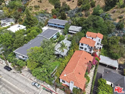2592 N Beachwood Dr, Los Angeles, CA 90068