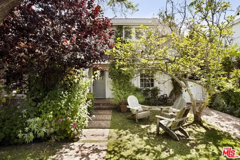 228 S Anita Ave, Los Angeles, CA 90049