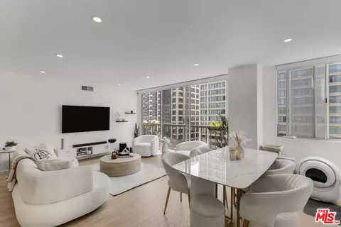 10747 Wilshire Blvd #902, Los Angeles, CA 90024
