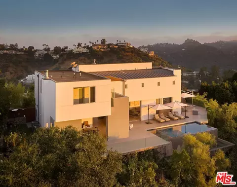 2750 Cardwell Pl, Los Angeles, CA 90046