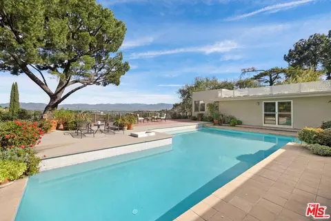 3300 Red Rose Dr, Encino, CA 91436