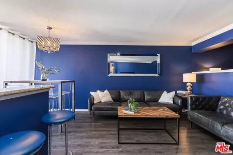 7320 Hawthorn Ave #215, Los Angeles, CA 90046