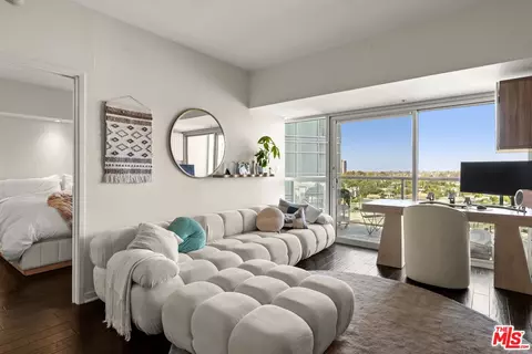 13700 Marina Pointe Dr #809, Marina Del Rey, CA 90292