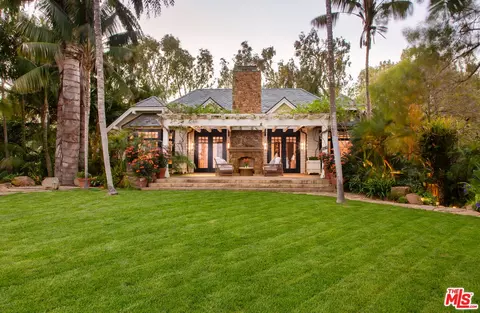 Exterior - 1461 Edgecliff Ln, Montecito, CA 93108 photo 12 of 14
