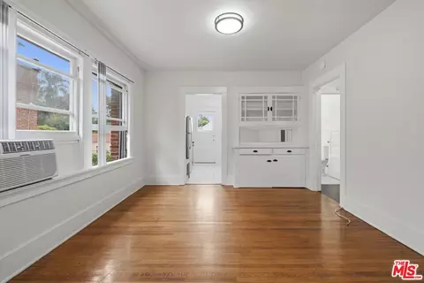 Living - 239 E Villa St, Pasadena, CA 91101 photo 2 of 2