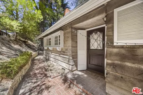 14807 Round Valley Dr, Sherman Oaks, CA 91403