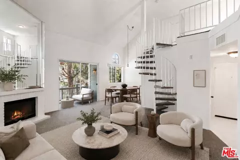 8505 Gulana Ave #5207, Los Angeles, CA 90293