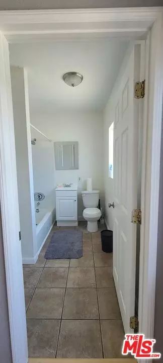 Entry Way - 1442 Alamitos Ave, Long Beach, CA 90813 photo 2 of 2