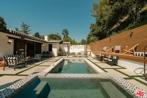 3242 Berry Dr, Studio City, CA 91604