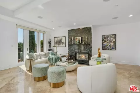 137 S Spalding Dr #401, Beverly Hills, CA 90212