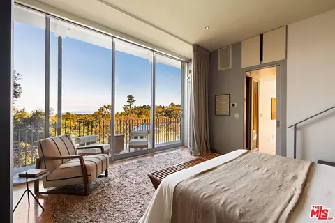 Bedroom - 1290 Rancheros Rd, Pasadena, CA 91103 photo 6 of 11