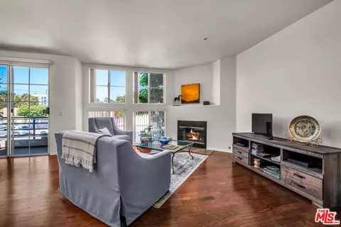 3613 Glendon Ave #101, Los Angeles, CA 90034