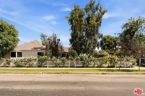 Exterior - 11357 Aqua Vista St, Studio City, CA 91602 photo 8 of 8