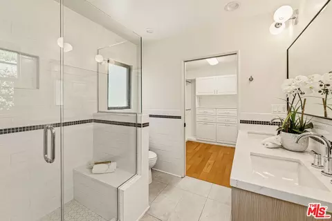 Bath - 11357 Aqua Vista St, Studio City, CA 91602 photo 1 of 4