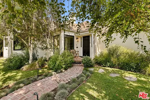 11357 Aqua Vista St, Studio City, CA 91602