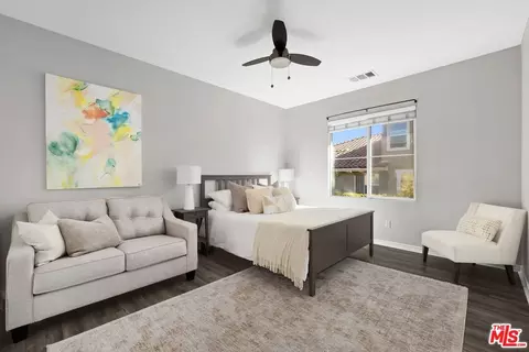 Bedroom - 886 Hemlock Ridge Ct, Simi Valley, CA 93065 photo 2 of 4