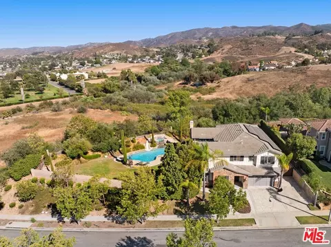 View/Area - 886 Hemlock Ridge Ct, Simi Valley, CA 93065 photo 1 of 1