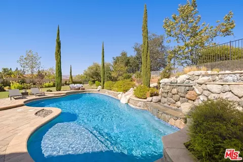 Exterior - 886 Hemlock Ridge Ct, Simi Valley, CA 93065 photo 3 of 8