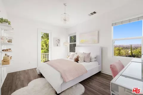 Bedroom - 886 Hemlock Ridge Ct, Simi Valley, CA 93065 photo 4 of 4