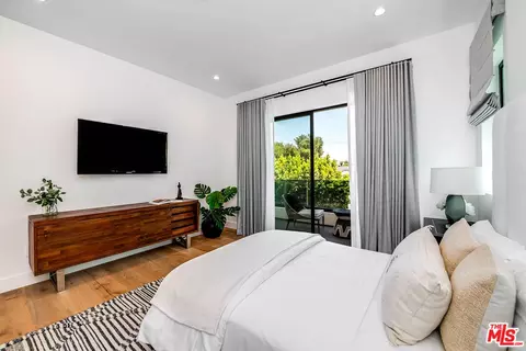 Bedroom - 4530 Libbit Ave, Encino, CA 91436 photo 3 of 6