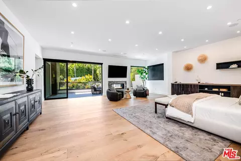 Bedroom - 4530 Libbit Ave, Encino, CA 91436 photo 5 of 6