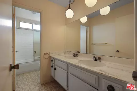 Bath - 3316 Loreta Ct, Camarillo, CA 93010 photo 3 of 3