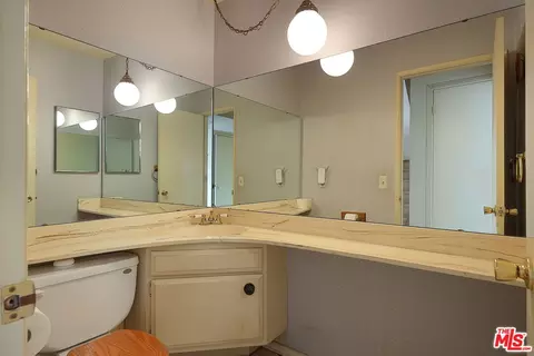 Bath - 3316 Loreta Ct, Camarillo, CA 93010 photo 2 of 3