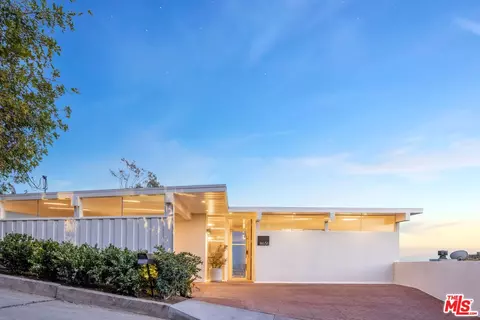 8656 Skyline Dr, Los Angeles, CA 90046