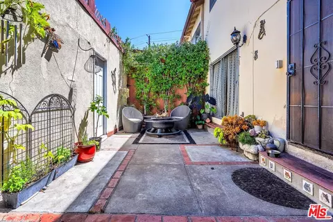 1766 Midvale Ave, Los Angeles, CA 90024