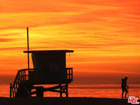 7203 Earldom Ave, Playa Del Rey, CA 90293